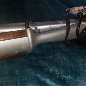 Instyler straightener